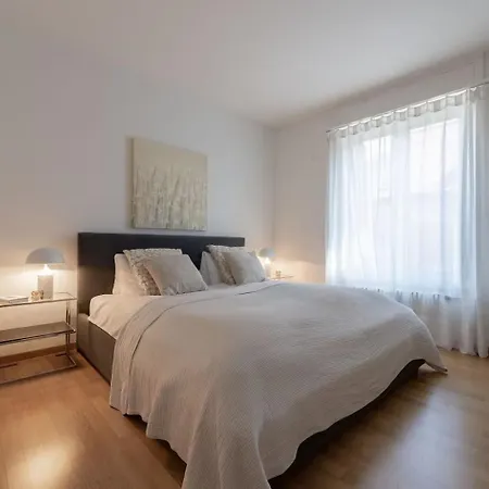 Apartamento Centrally Located 2-bedroom Flat With Balcony Zúrich